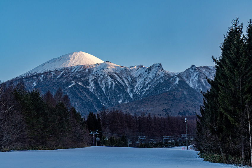 夕照の岩手山