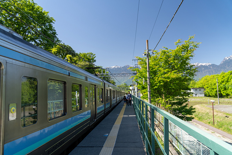電車と鳳凰三山