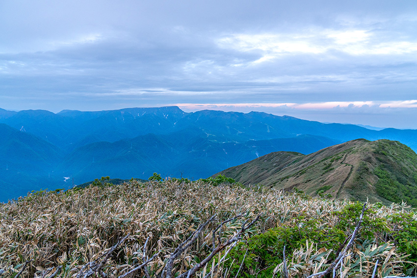 テーブルマウンテン・苗場山
