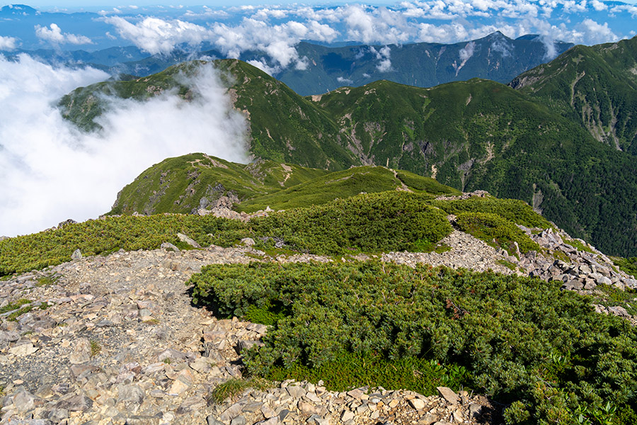 聖岳を下る