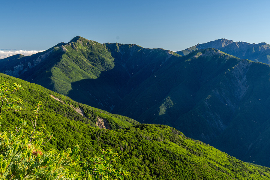 塩見岳の長い尾根