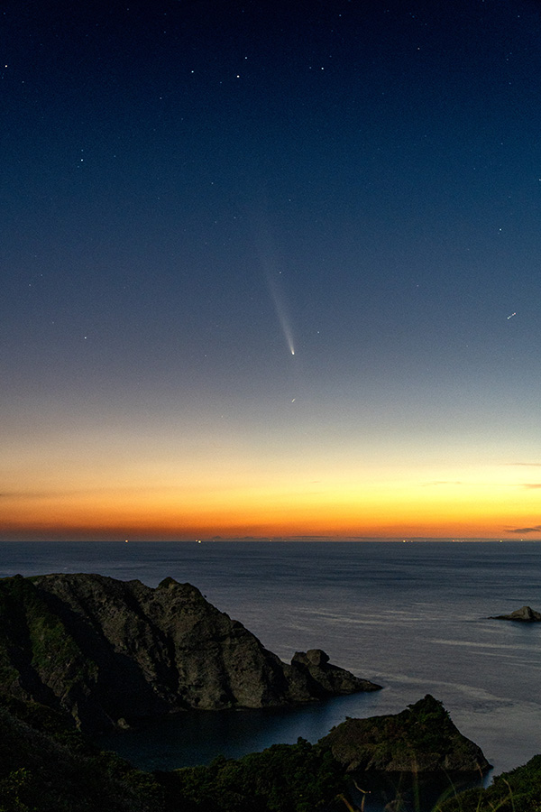 紫金山・アトラス彗星　2024年10月14日 17:46 α6700+SEL1670Z 26 mm (FF換算39 mm), F4, ss 5秒, iso 1000