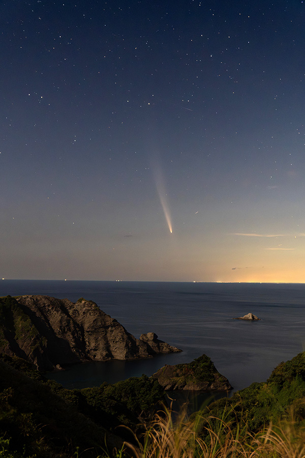 紫金山・アトラス彗星　2024年10月14日 18:13 α6700+SEL1670Z 23 mm (FF換算34.5 mm), F4, ss 10秒, iso 1600