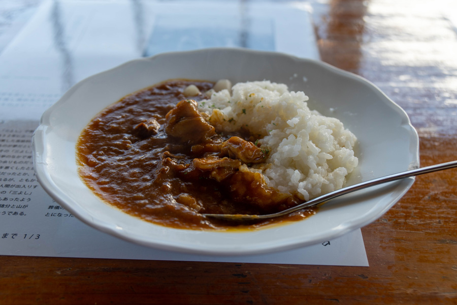 山小屋で昼ごはん