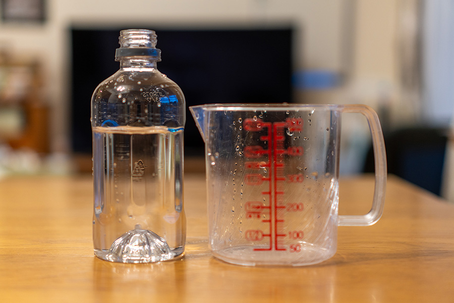 ペットボトルに印をつけて…