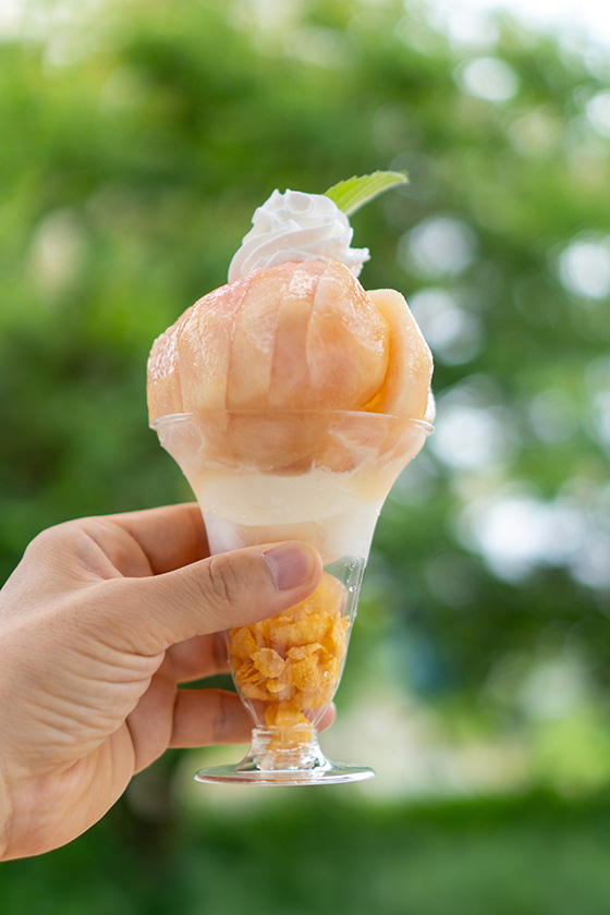 桃パフェ　飯坂・まるせい果樹園