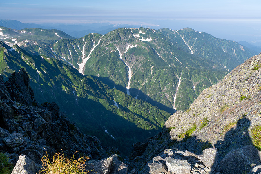 北には毛勝三山