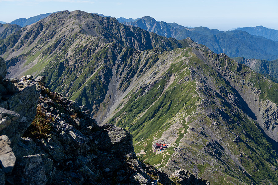 眼下に北岳山荘