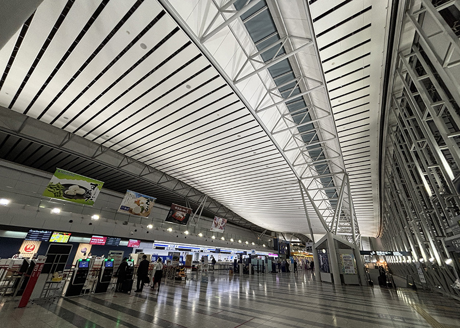 賑わう仙台空港