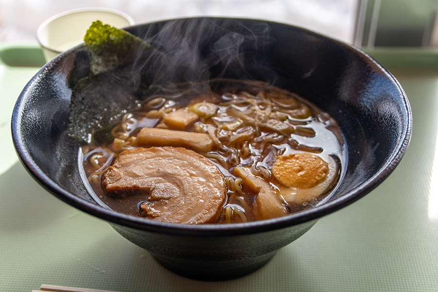 データ移行の途中でラーメンを食べにいきました（笑）