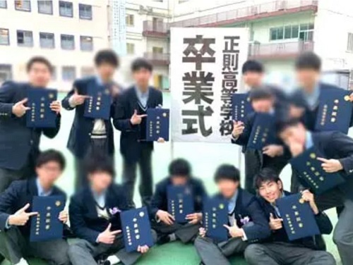 高校の卒業式のときの宮迫陸さん