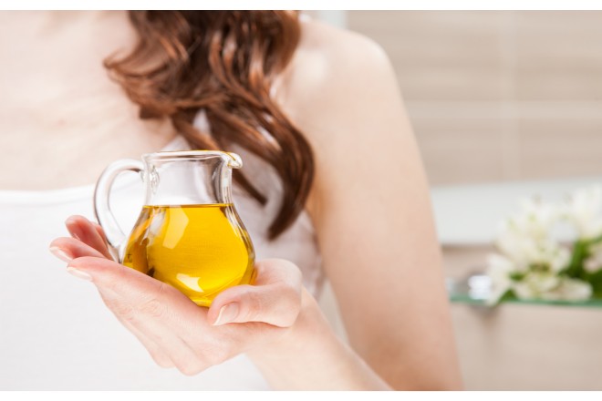 椿油が白髪に良いって本当 椿油を使ったヘアケア方法をご紹介 白髪ニュース 毛髪診断士による白髪の総合情報サイト