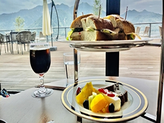 アメリカで多いパーティーでのティーセット　イメージ