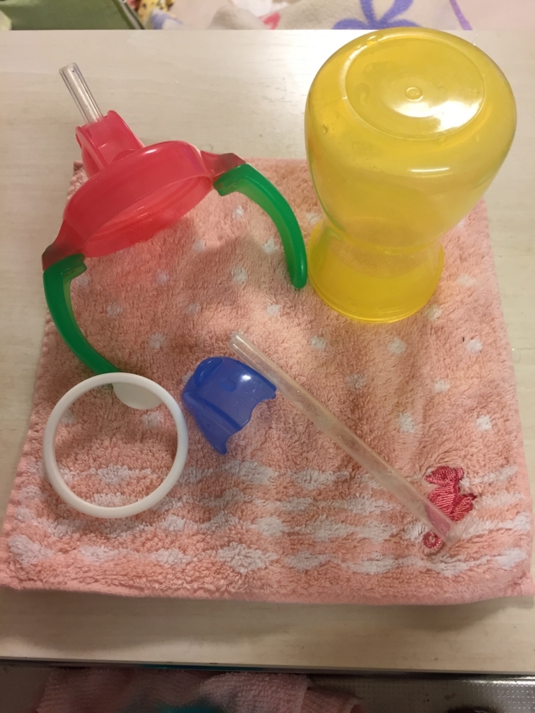 ストローマグはこれを使っています そろそろコップ飲みへ移行 ママは大変 子育て満点じゃなくても
