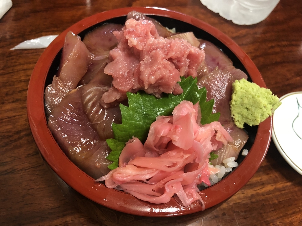 マグロ丼