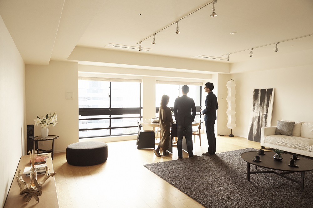 マンションの購入希望者の内覧イメージ