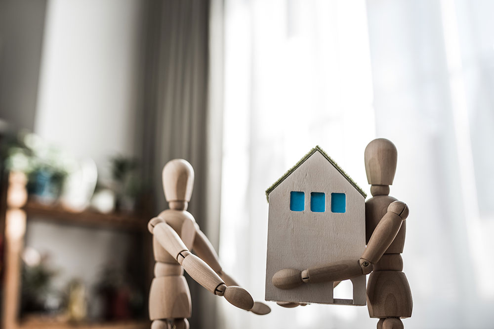 空き家を譲渡するイメージ