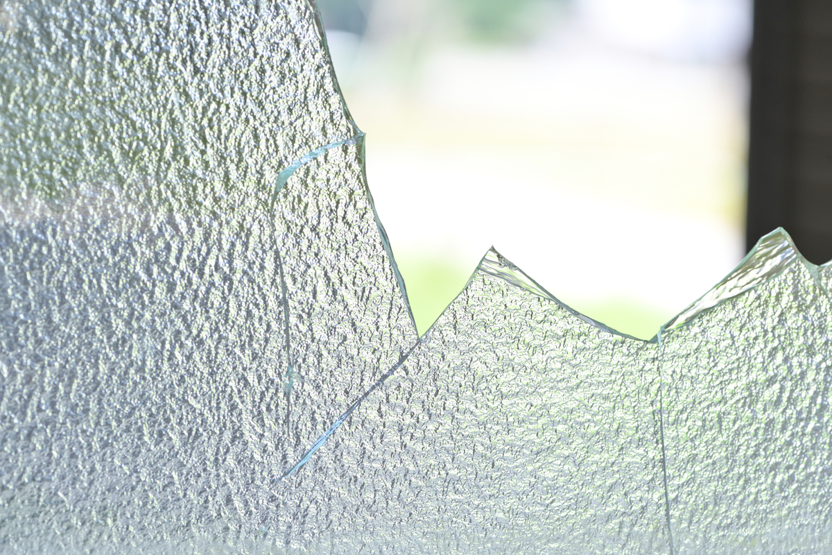 家の放置トラブルのイメージ