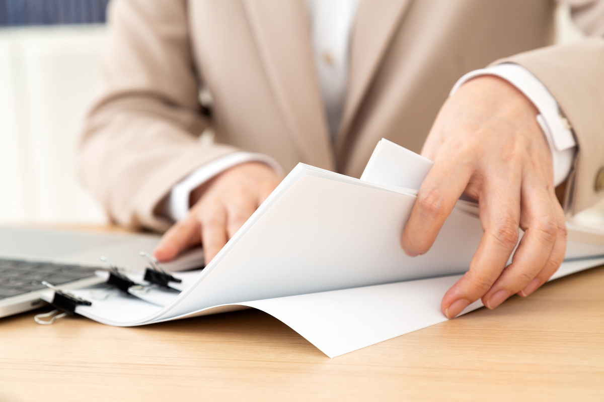 書類を準備するイメージ