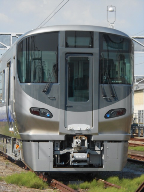 225系5100番台、鳳派出所へ(2016/05/20撮影) - 円卓の調味料の独り言