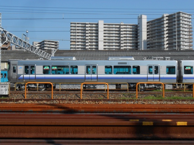 225系5100番台、鳳派出所へ(2016/05/20撮影) - 円卓の調味料の独り言