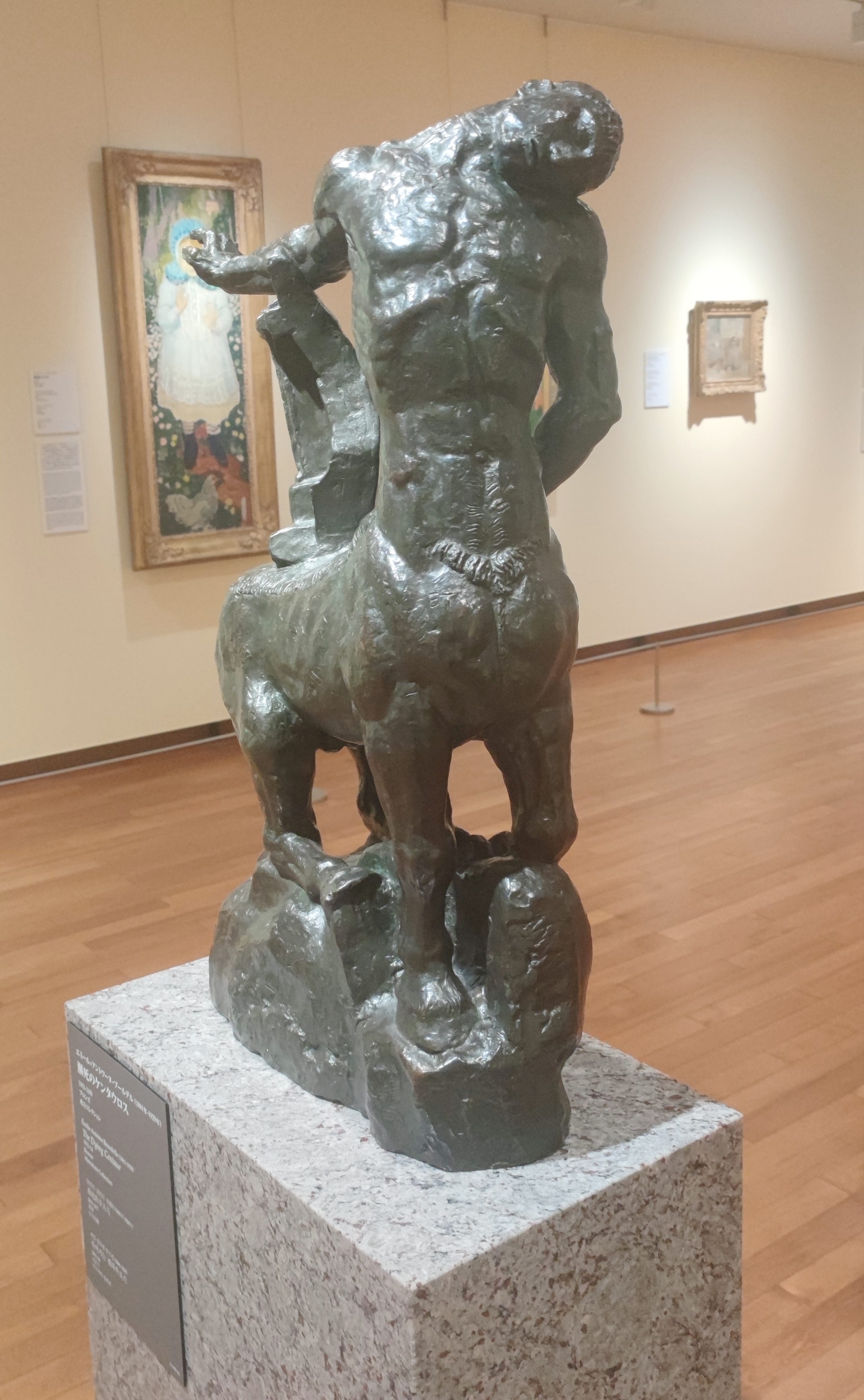 上野国立西洋美术馆的雕塑