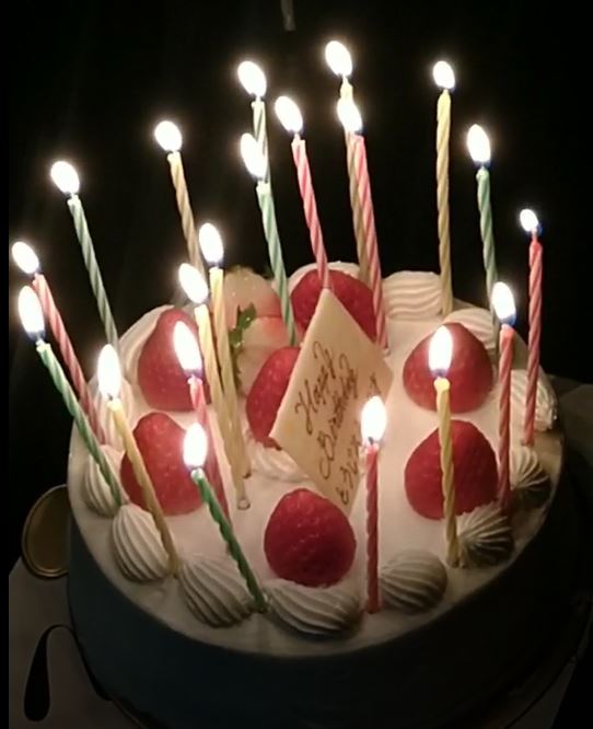 バースデーケーキにローソク何本だ 喜多桐スズメのニューおろおろ日記