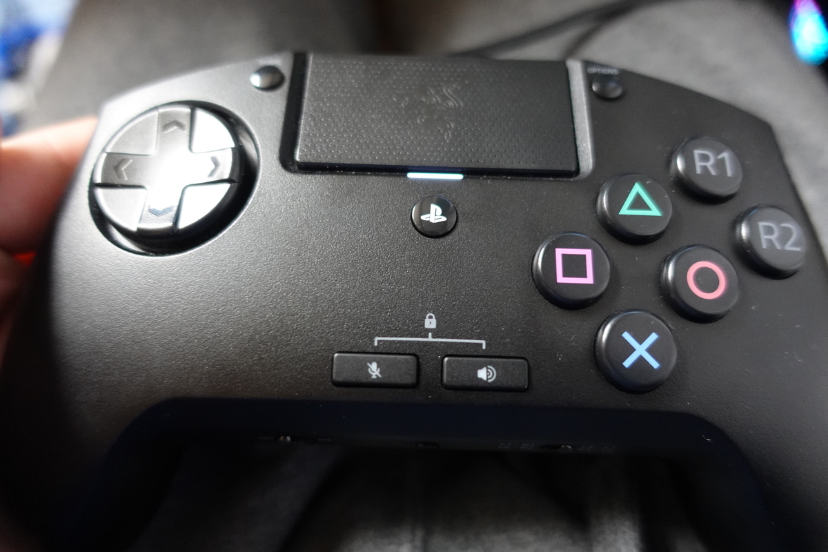 Razer Raion Fightpad for PS4のレビュー】アケコンが苦手な