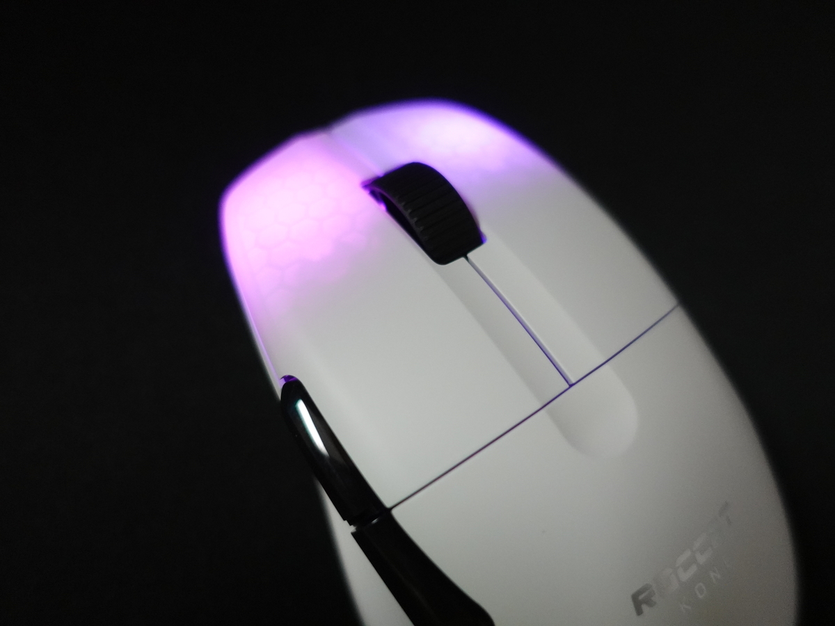 ROCCAT KONE Pro Air ホワイトのレビュー】シンプルながら最大14ボタン