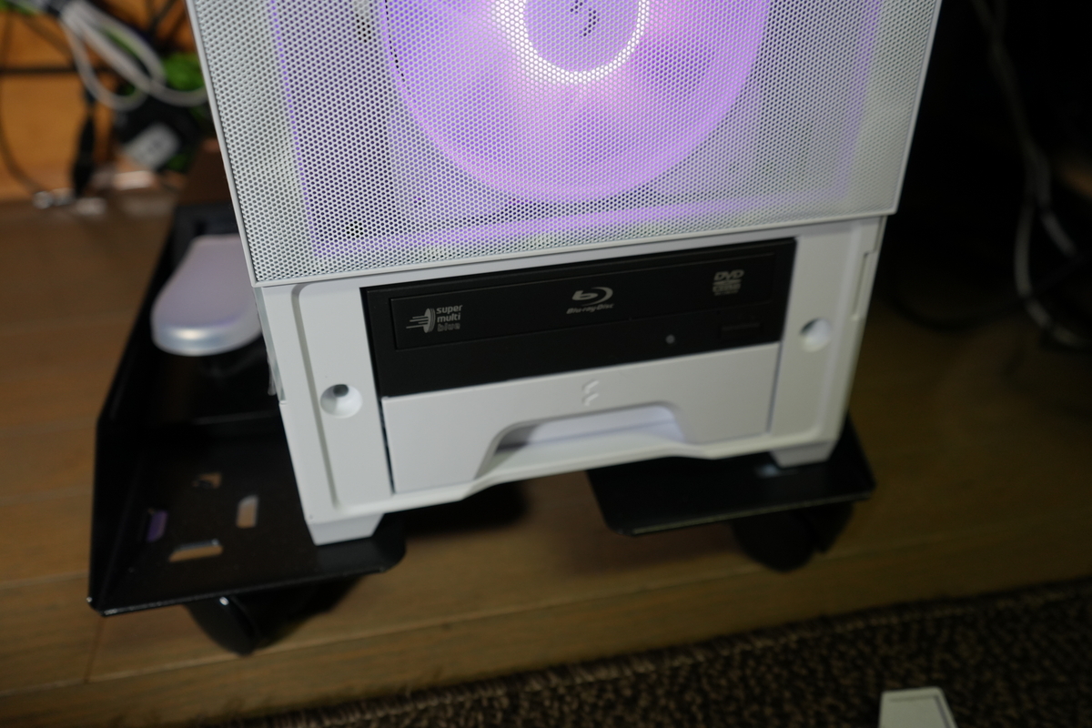 Fractal Design Pop Mini Airの外観チェック】オシャレ映え効果大の