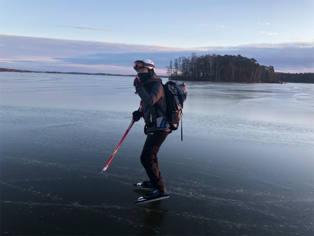 スウェーデンの冬 凍った湖のスケート スウェーデンに家族と共に移住したエンジニアのブログ
