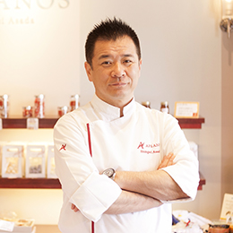 パティスリーアプラノス朝田 晋平シェフ