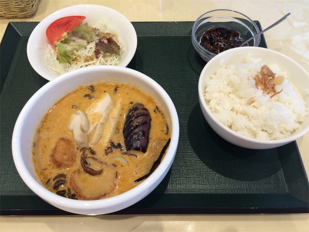 マッサマンカレーランチ