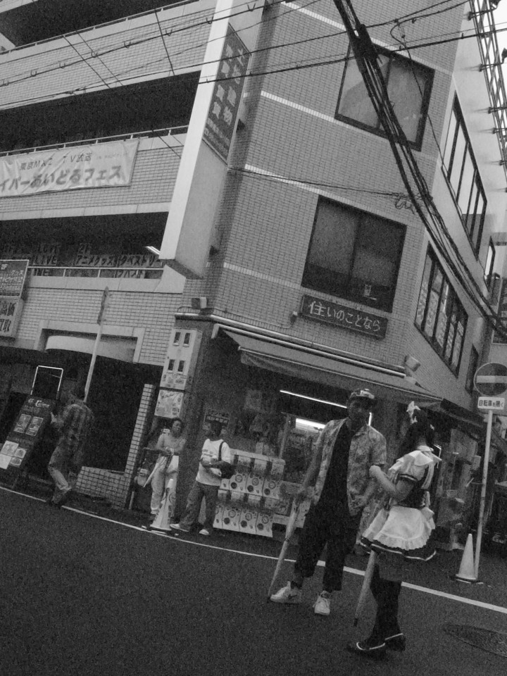 メイドの客引き メイドの客引き