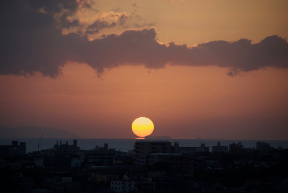 音を立てて落ちていく