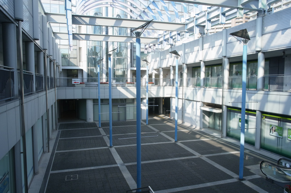 西神中央駅。人気があるのかないのかよくわからない駅でした。