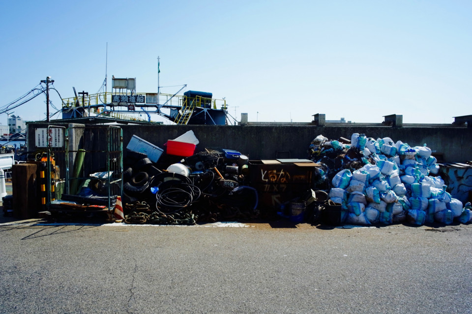 海の一角にて 海の一角にて