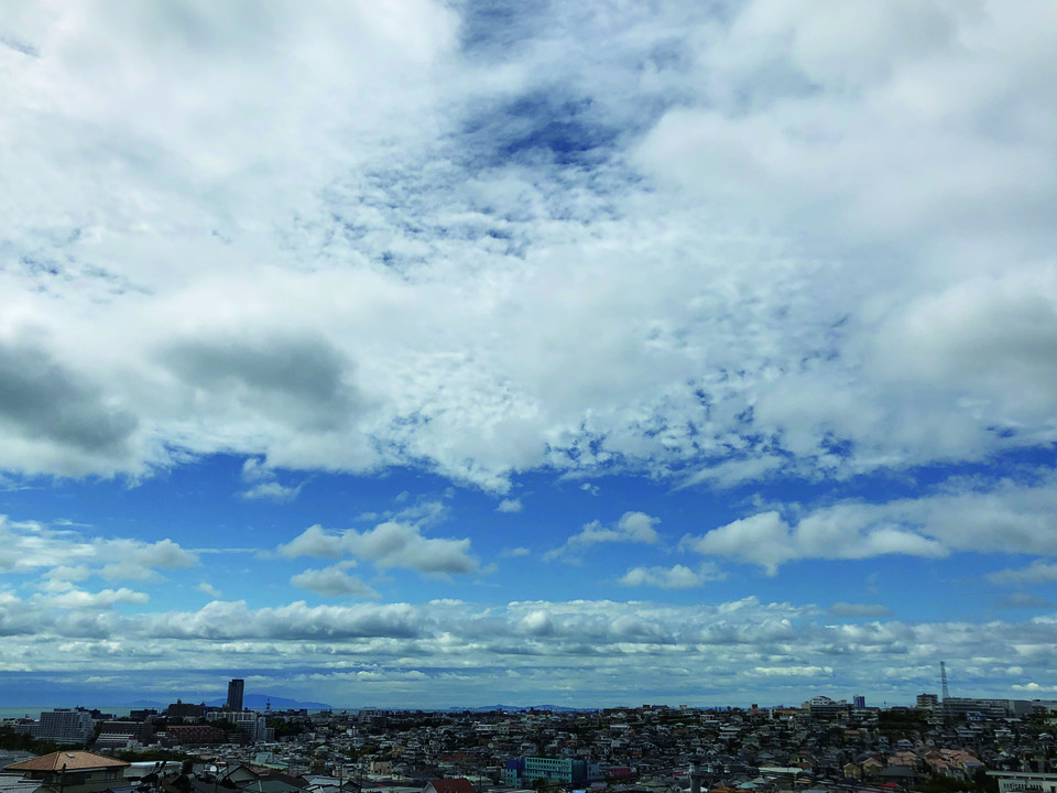 遠くを見たくなる空 遠くを見たくなる空