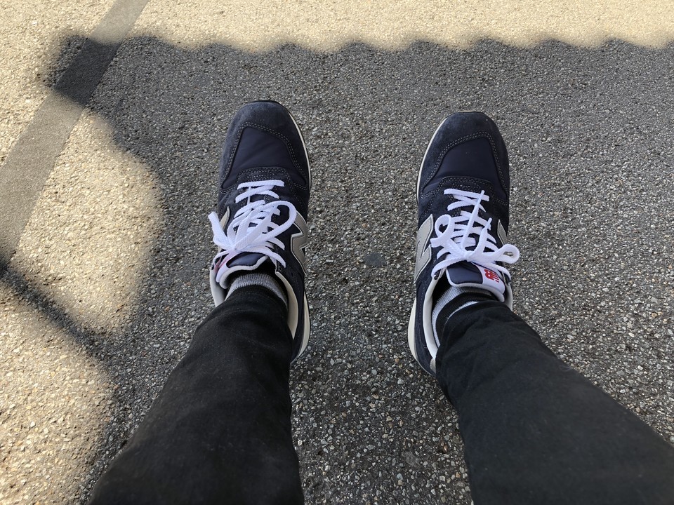 投げ出した足(iPhone8 Plus) 投げ出した足(iPhone8 Plus)