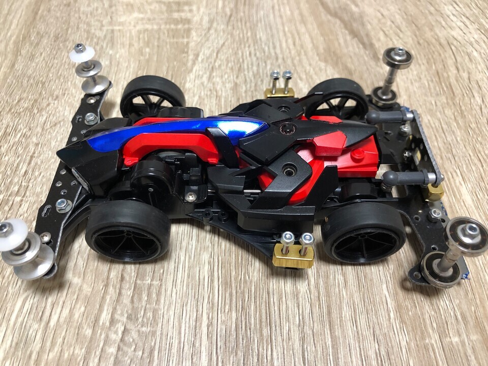 ミニ四駆】マッハフレーム 大径タイヤ仕様 - コースありません。