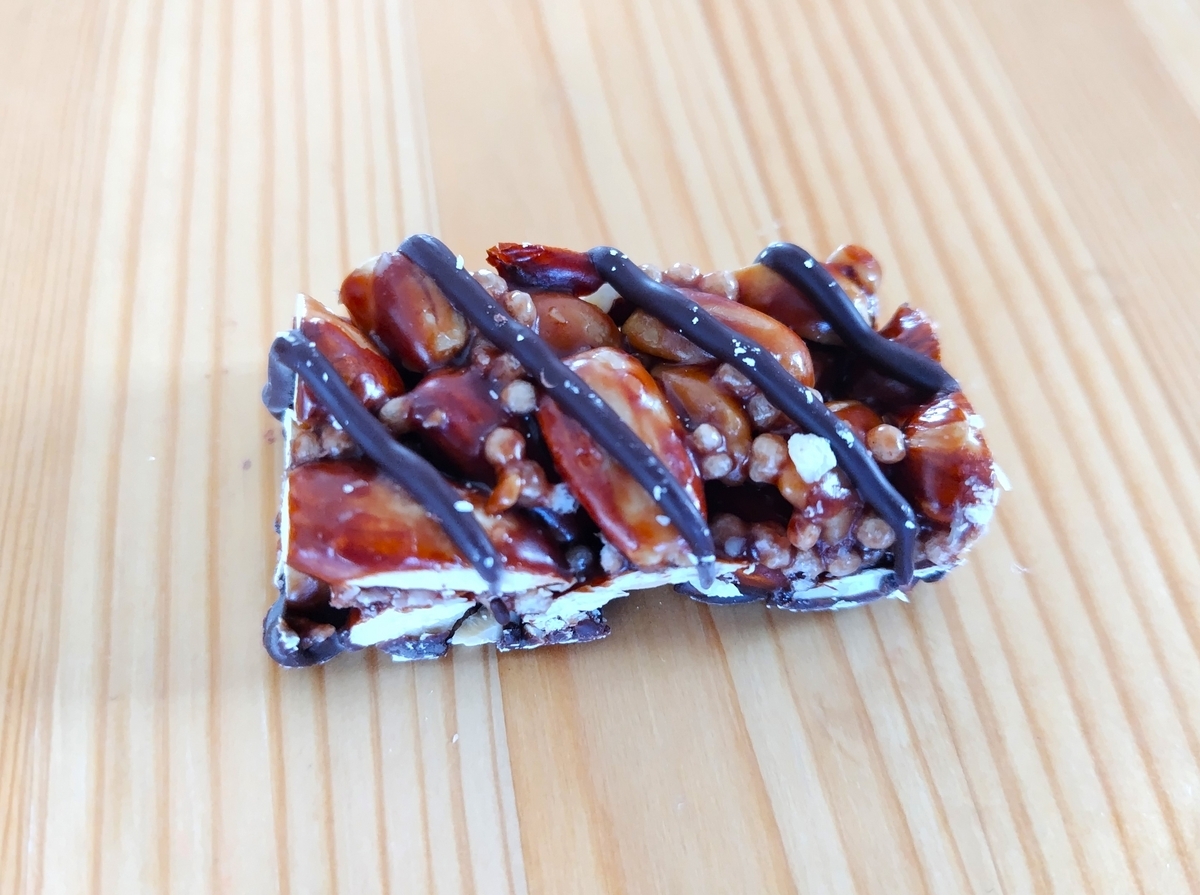 コストコで買ったBE KINDミニ ダークチョコレートアーモンド 