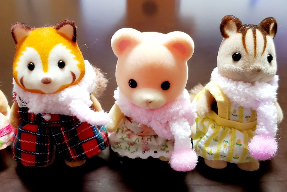 シルバニア〉マフラーのハンドメイド 子供たち大集合??? 〈雪遊び 