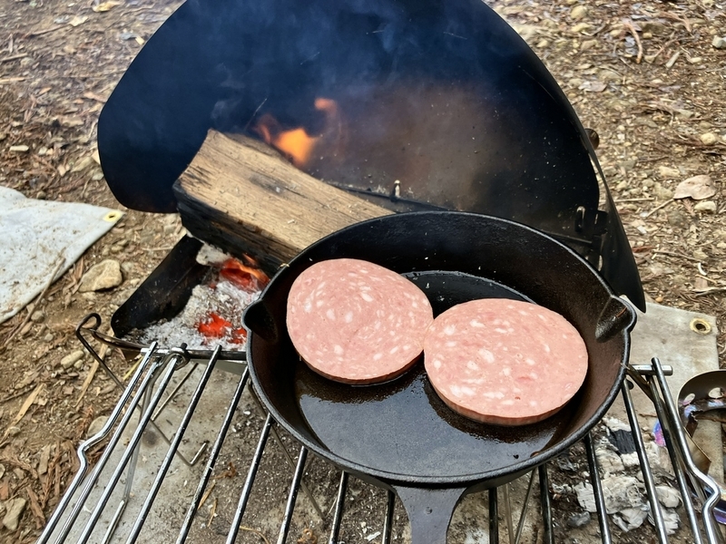 キャンプの朝食
