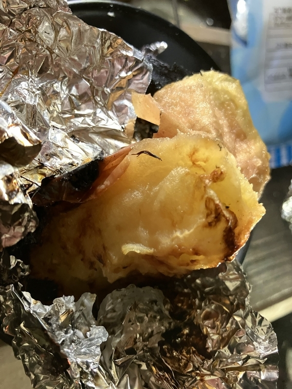 キャンプで焼きリンゴ