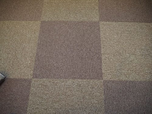 フローリングの寒さ対策 床が冷たい タイルカーペットを敷き詰めて暖房を逃がさない しゅふまるこ