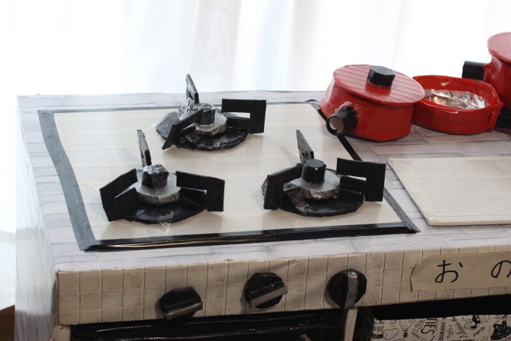 ダンボールキッチン 主婦のミシン