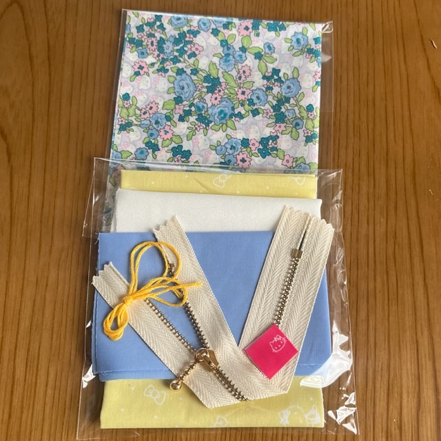 ハローキティのパッチワーク】6号目《終》 - シュミノンの手芸