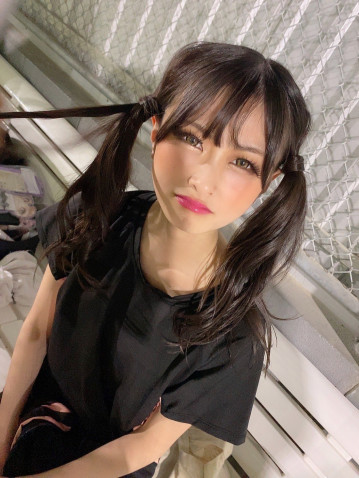Hkt48松岡はな 別人すぎる衝撃ギャルメイク公開も また違う可愛いさがある Akb48グループ 坂道グループ情報ブログ