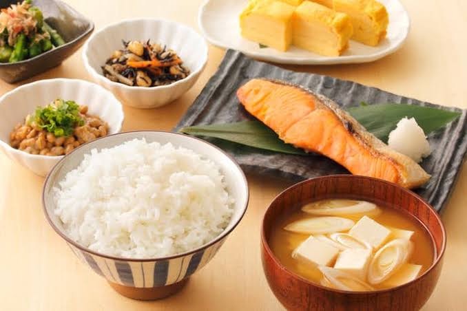 12時間ダイエット時の食べ物 私は筋肉質で どうせ下半身なんて細くならない めんどくさがり屋の女子学生必見 夏までに 10kg痩せてsnsに自分の体型を堂々と載せて周りから どうやって痩せたの と言われる運動０で無理なく痩せる魔法の ダイエット