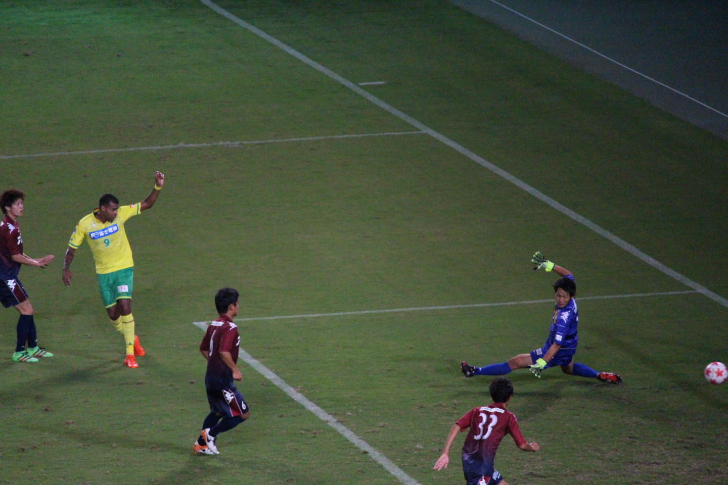 天皇杯1回戦 ジェフ千葉 VS 北海道教育大学岩見沢校 エウトンの3点目の写真 天皇杯1回戦 ジェフ千葉 VS 北海道教育大学岩見沢校 エウトンの3点目の写真